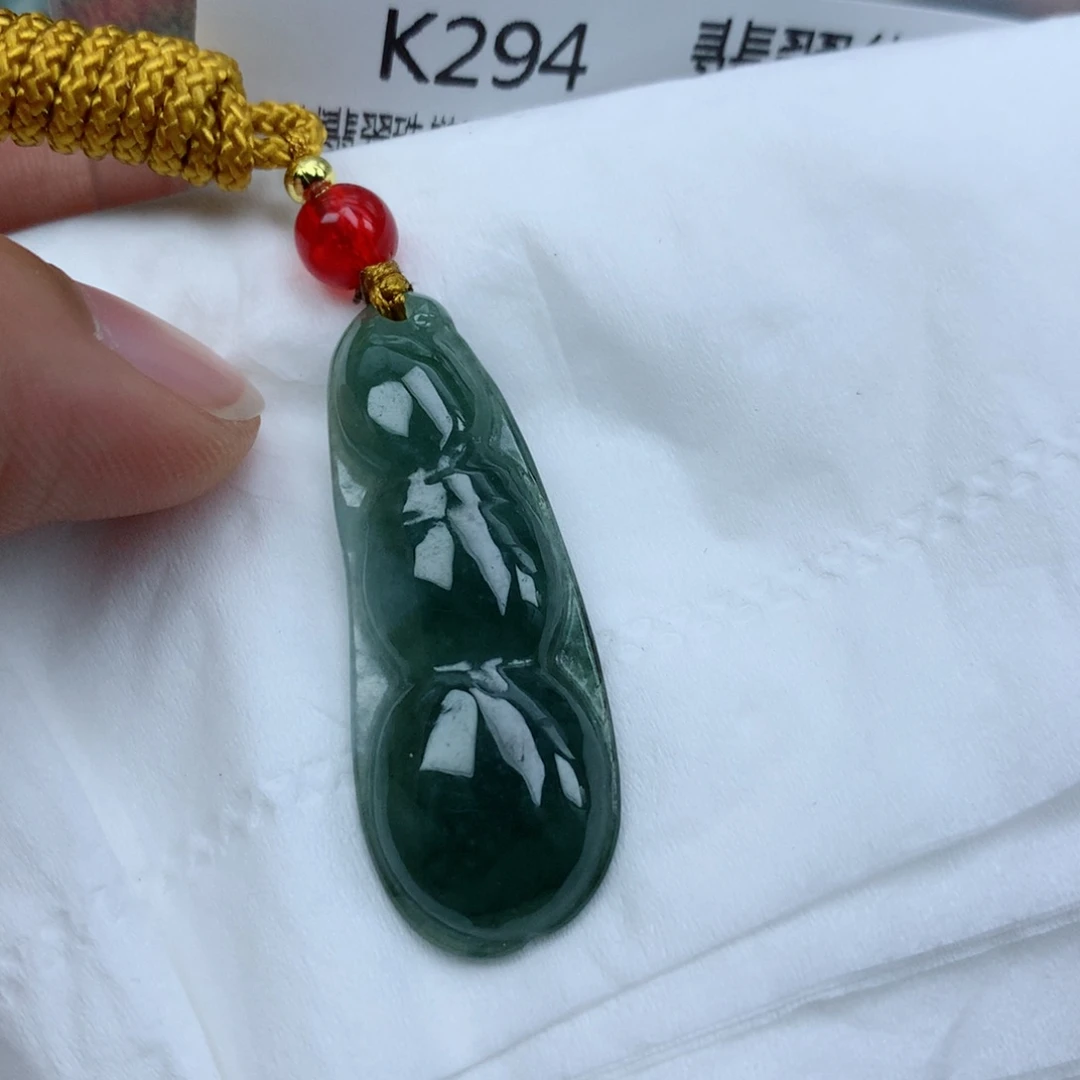 翡翠颈饰未镶嵌牌子