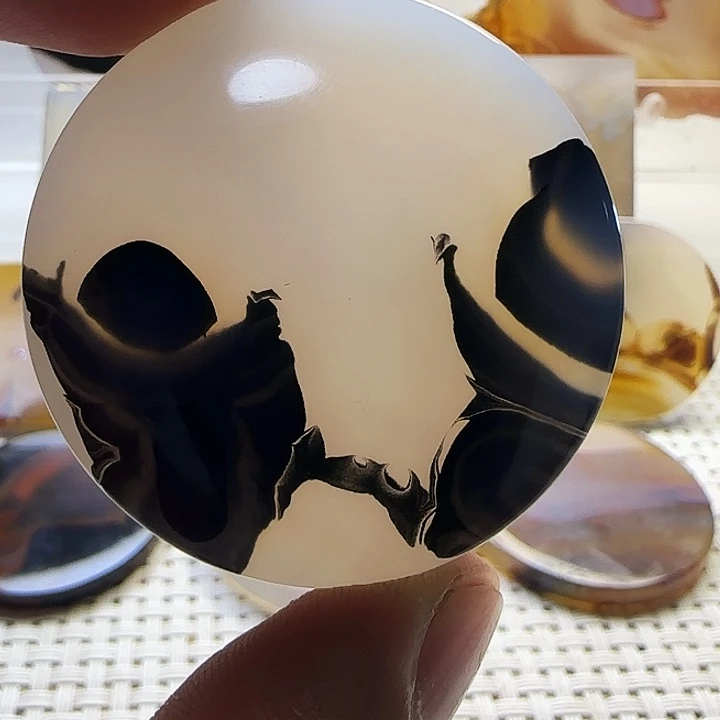 玛瑙/玉髓未镶嵌珠宝奇石