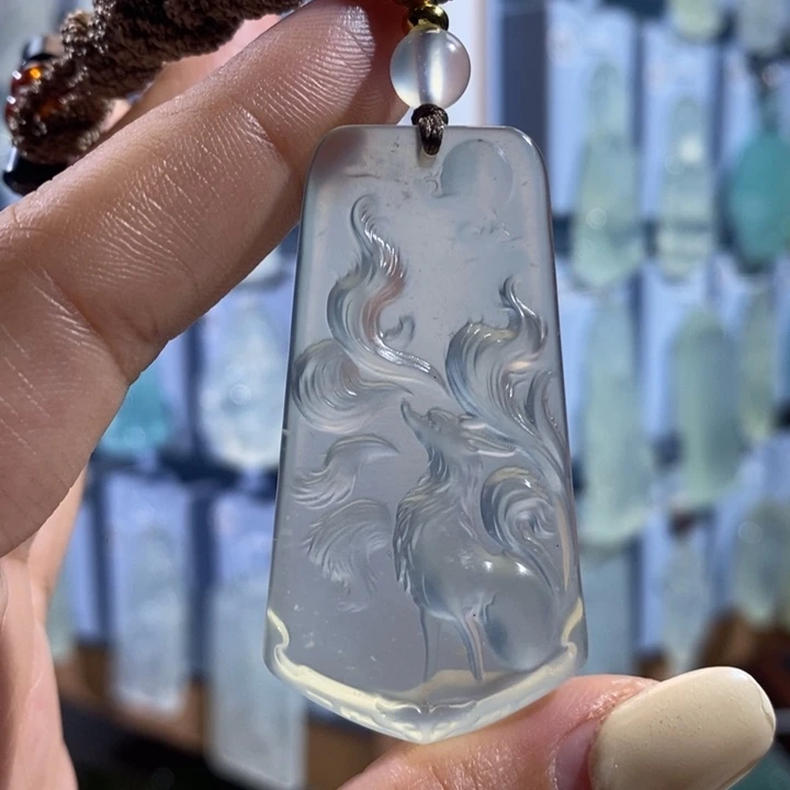 岫玉未镶嵌颈饰吊坠