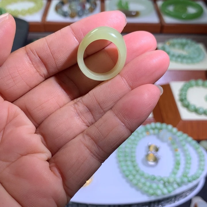 美***～未镶嵌戒圈和田玉