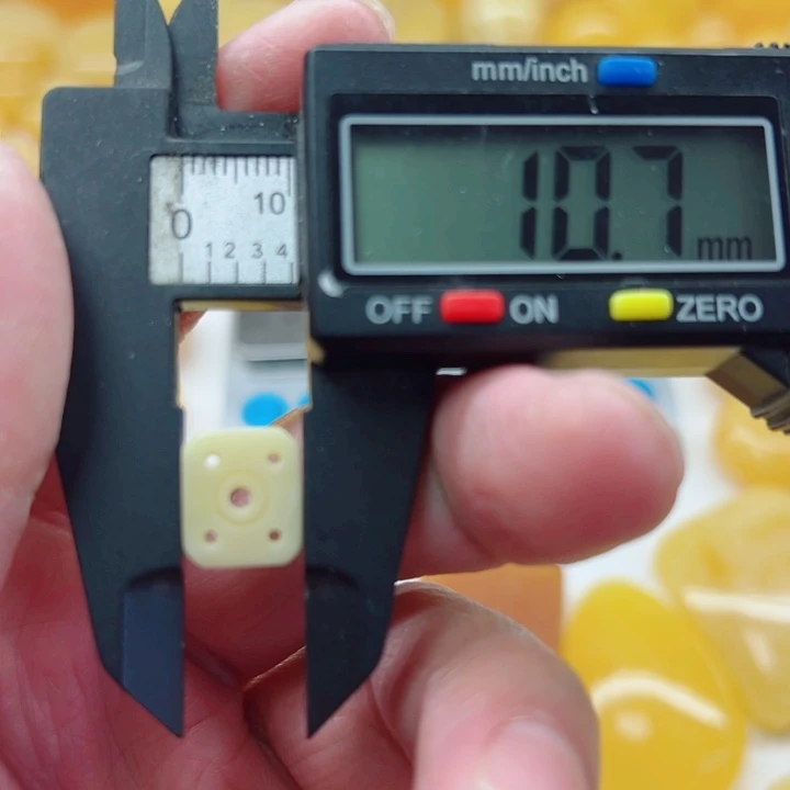 琥珀（矿物珀）未镶嵌裸石