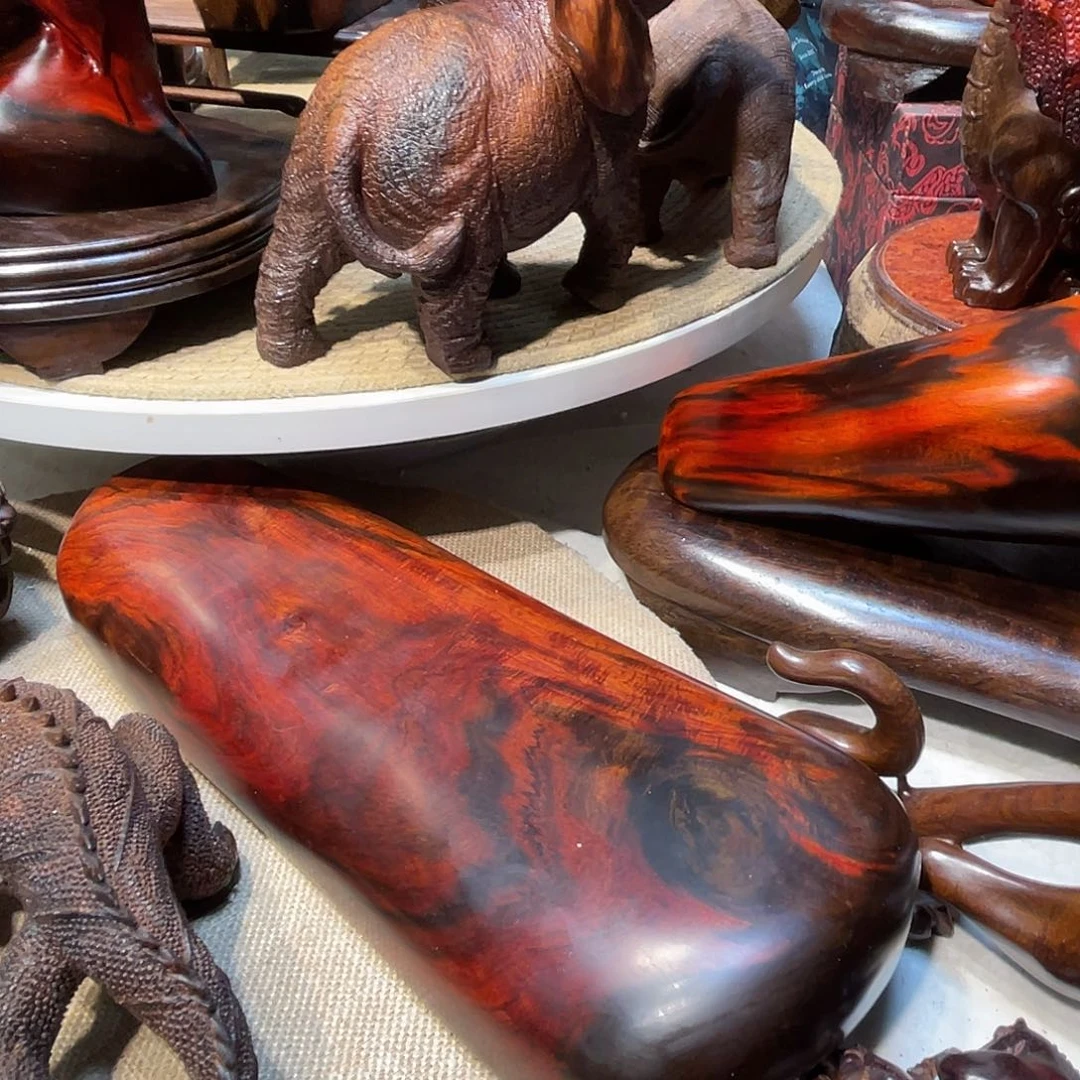 交趾黄檀（大红酸枝）