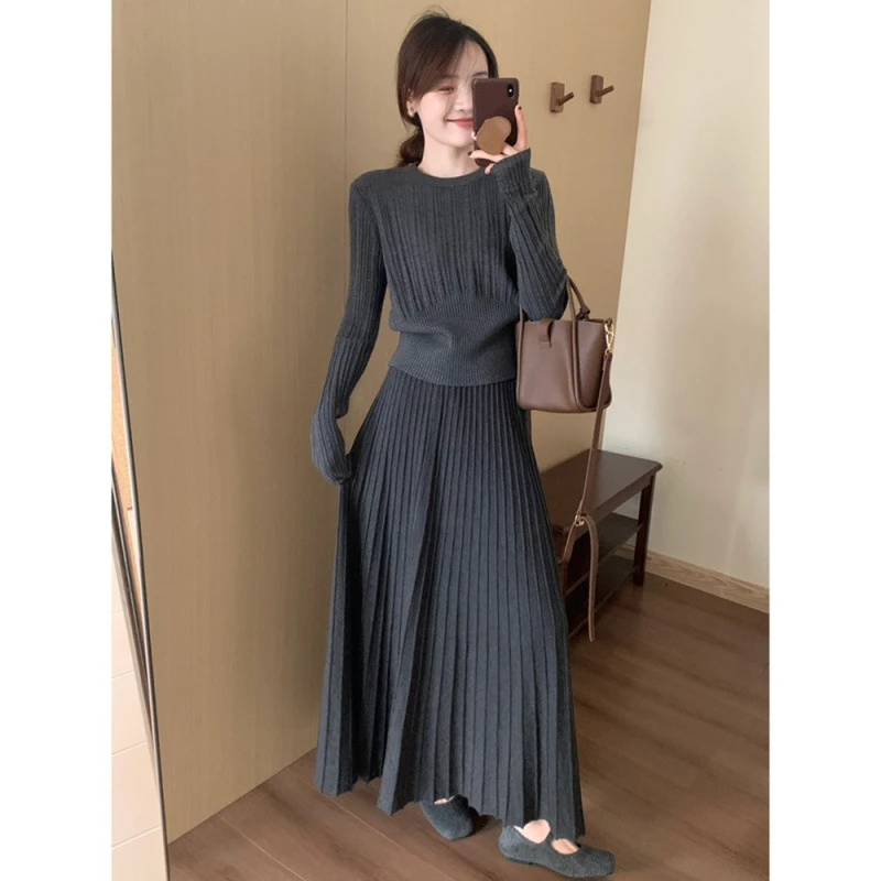欧洲站气质纯色高级感灰色针织套装秋季新款百褶半身裙两件套
