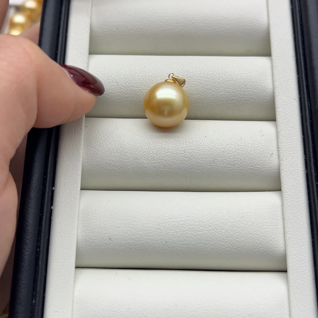 18K金镶嵌海水珍珠吊坠(不含链)