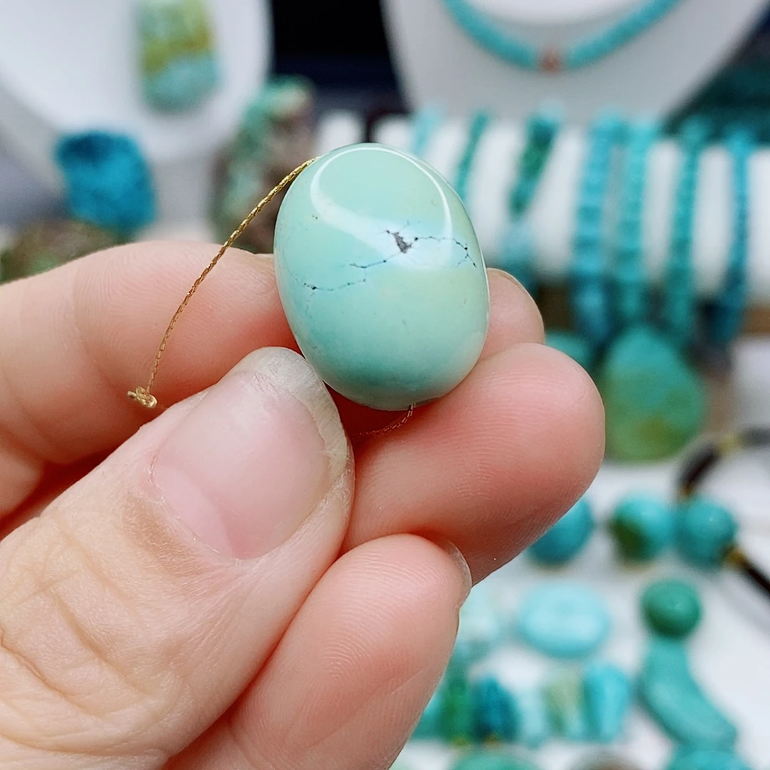 绿松石未镶嵌颈饰