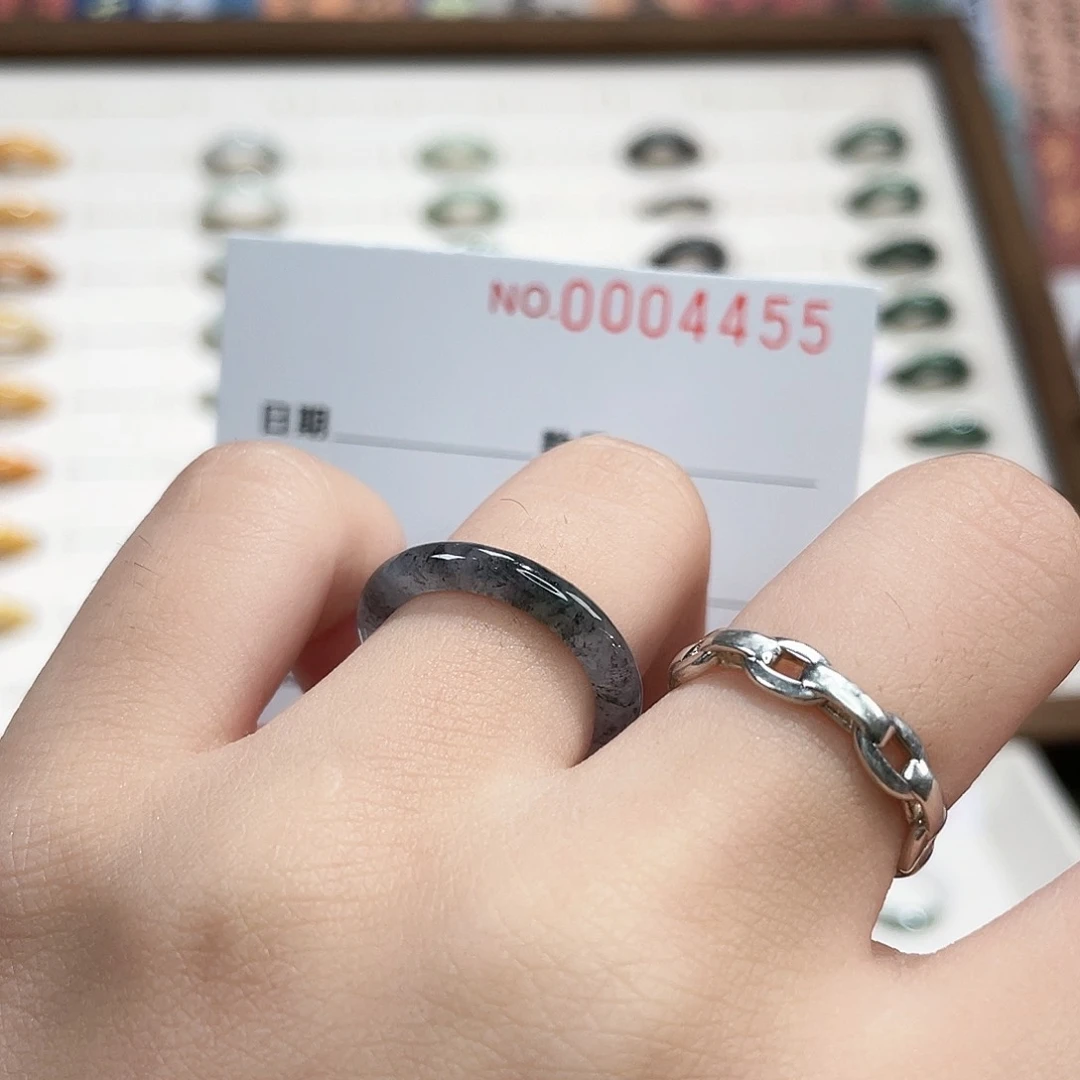 翡翠戒指未镶嵌翡翠戒指