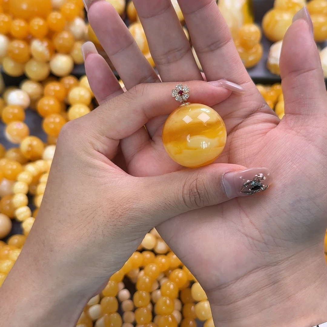 蜜蜡18K金镶嵌珠宝奇石32mm