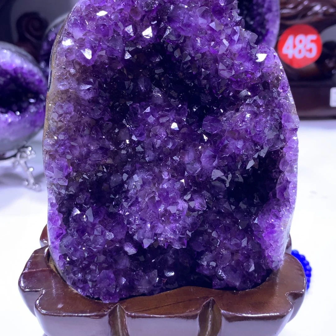 织绣乌拉圭紫水晶