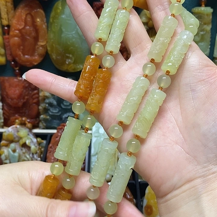 多***店岫玉未镶嵌吊坠(赠链)