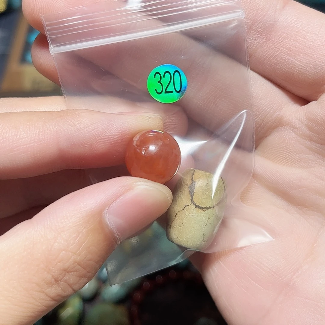 Z***a玛瑙/玉髓未镶嵌圆珠桶珠老型手串！！
