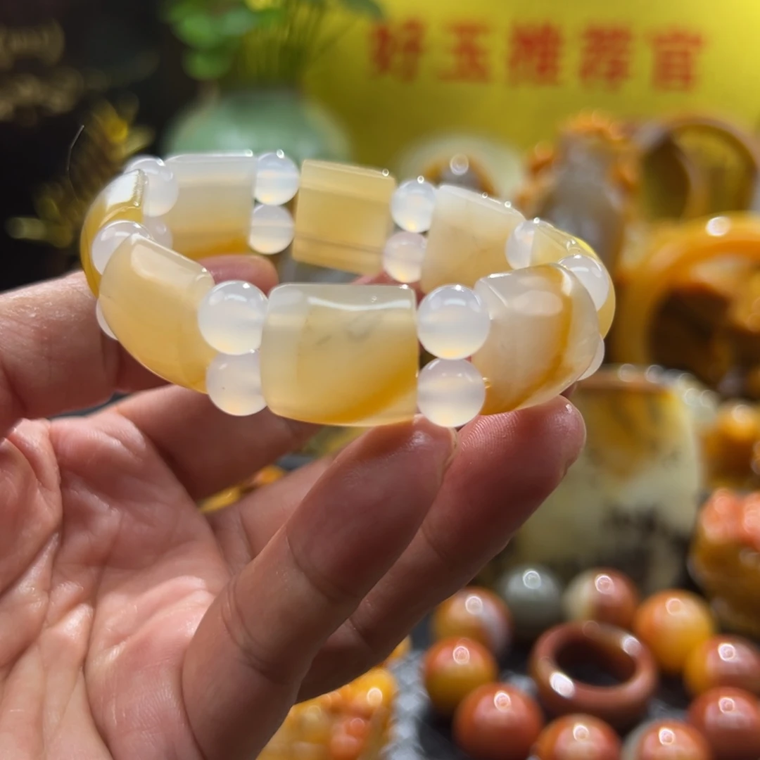 石英质玉未镶嵌颈饰