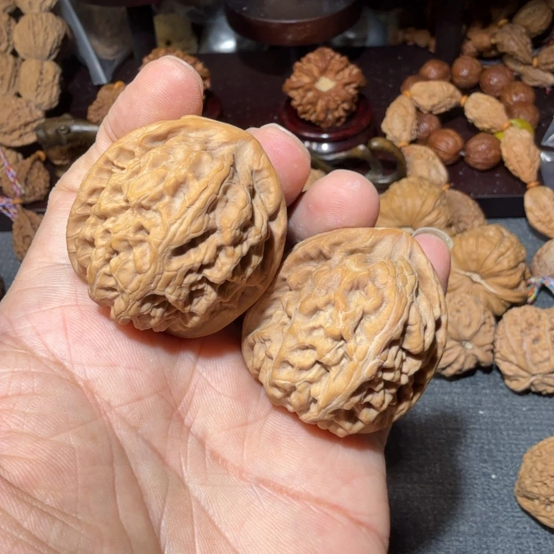 把件文玩核桃红锦鲤41修尖