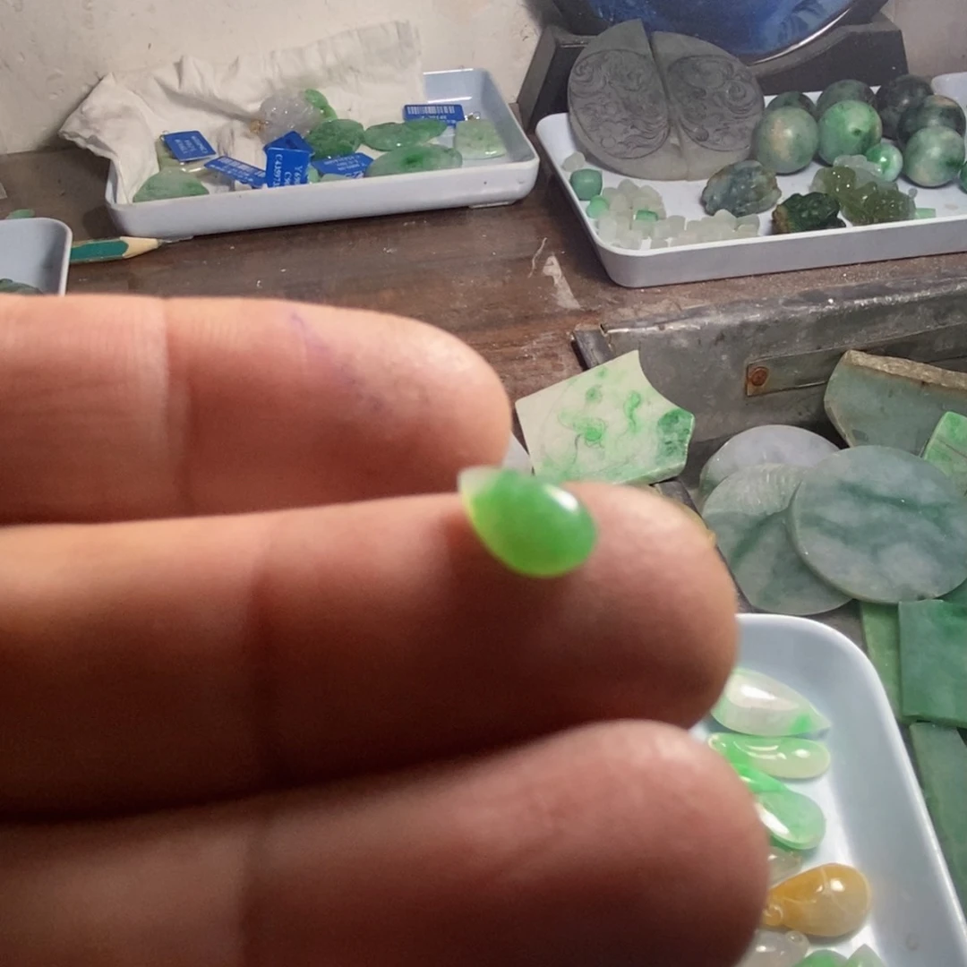 定制翡翠未镶嵌翡翠