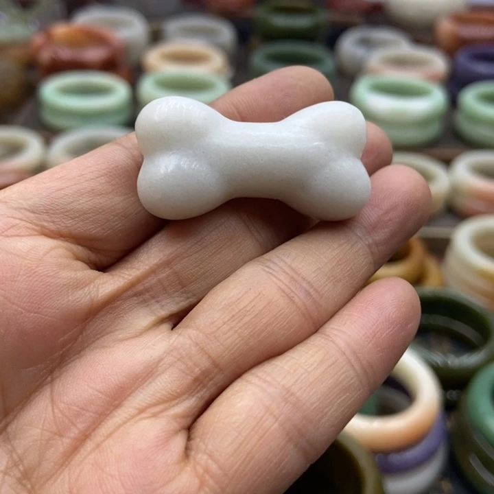 石英岩玉未镶嵌手镯骨头吊坠