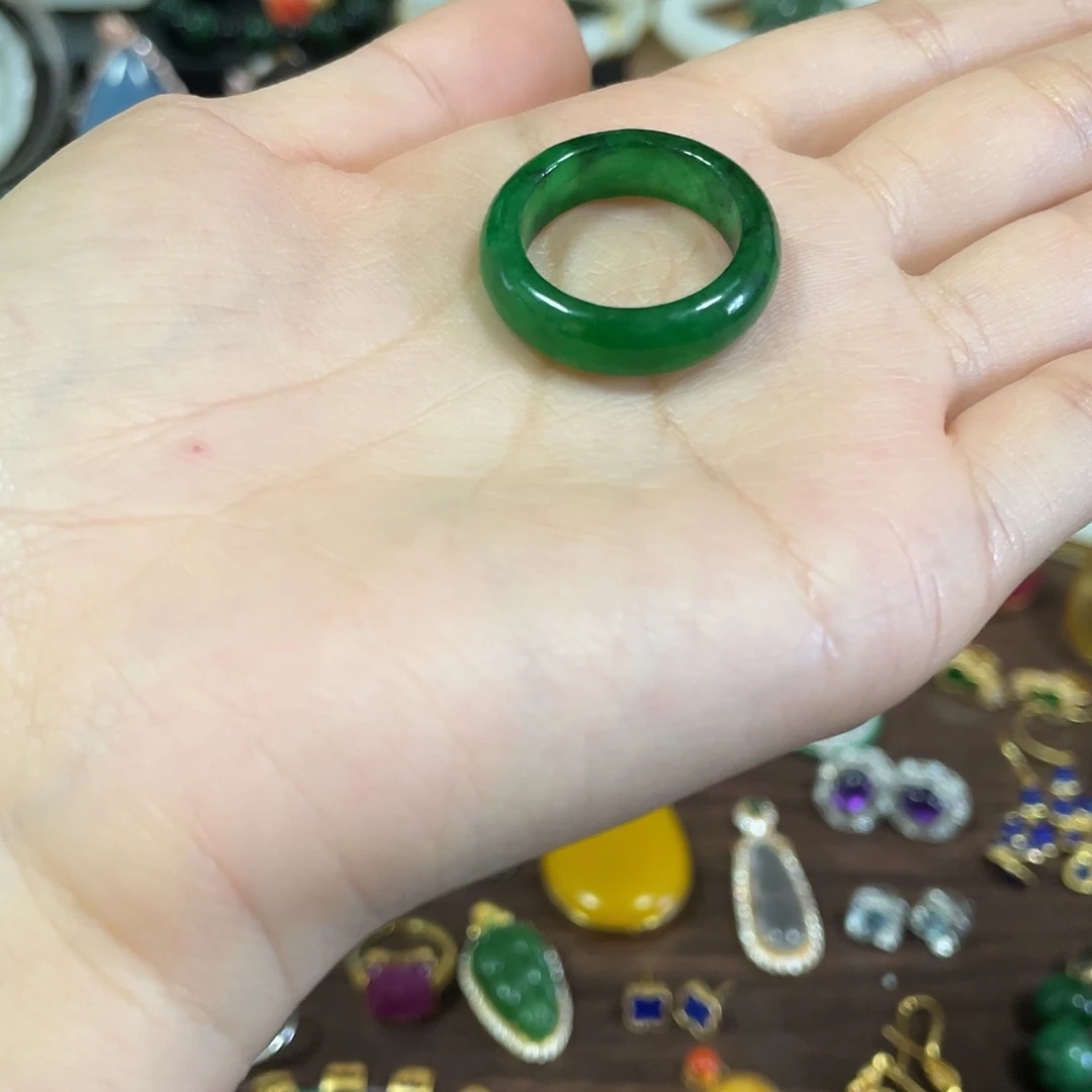 翡翠未镶嵌戒圈我是真的喜欢这个风格