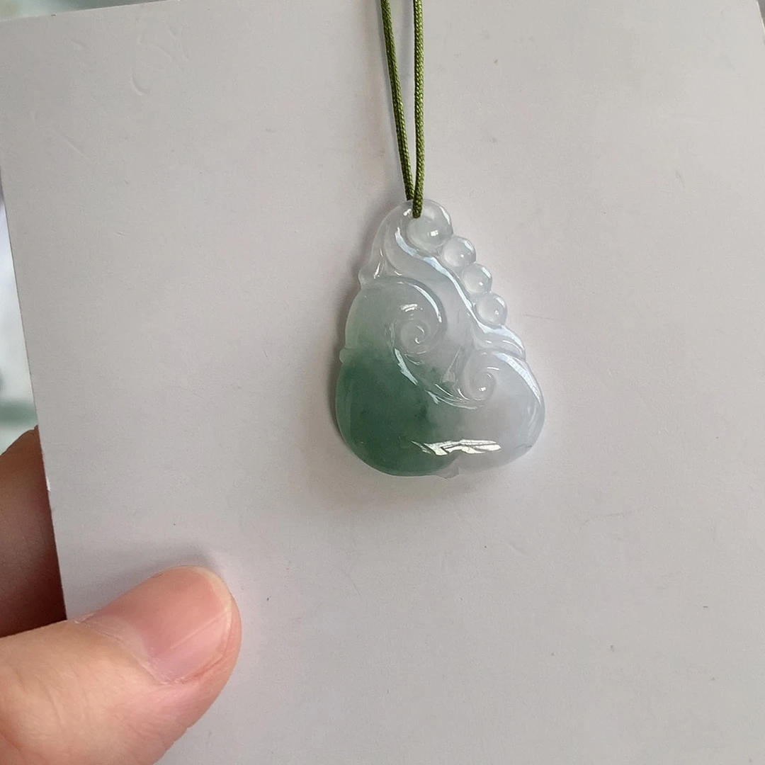 翡翠未镶嵌颈饰?***?如意