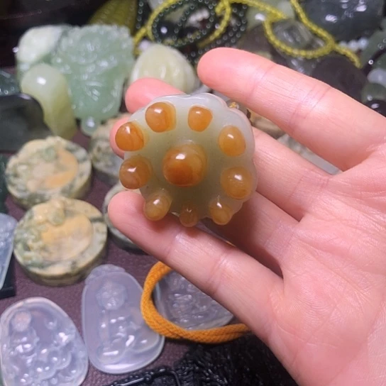 岫玉未镶嵌岫玉挂件