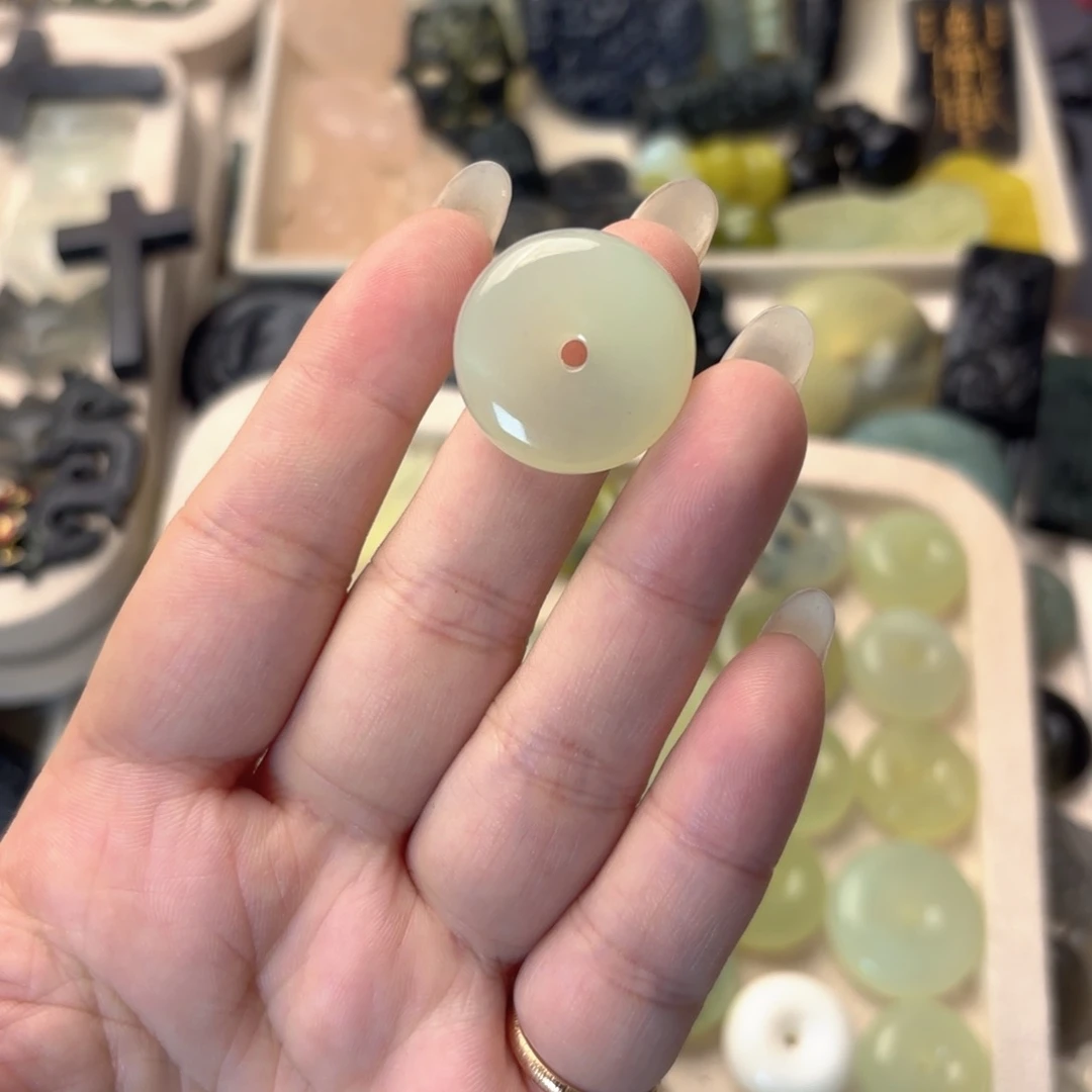 蛇纹石玉合金颈饰