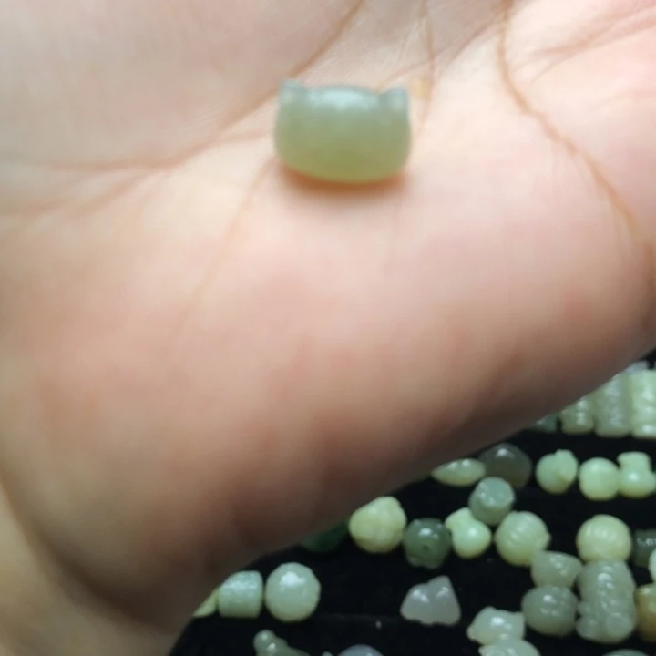 海****和田玉未镶嵌颈饰放漏无售后