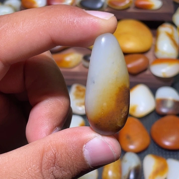 和田玉颈饰未镶嵌18.5克微修