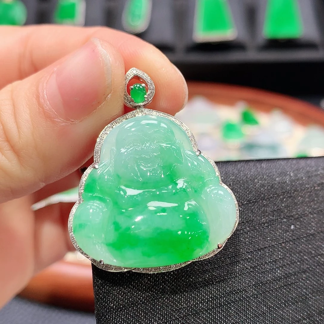 翡翠颈饰18K金镶嵌佛公