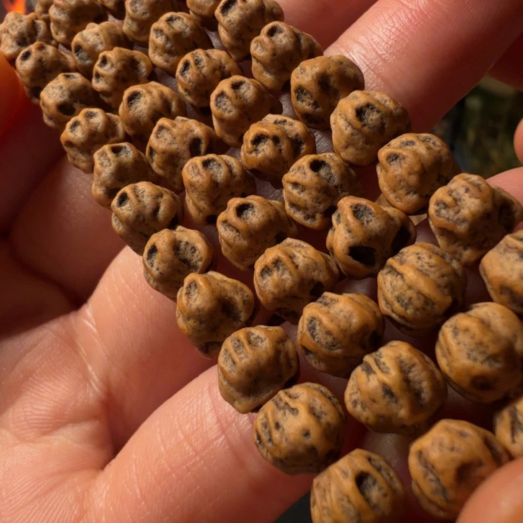 麋***月柏香籽/百香籽吊坠