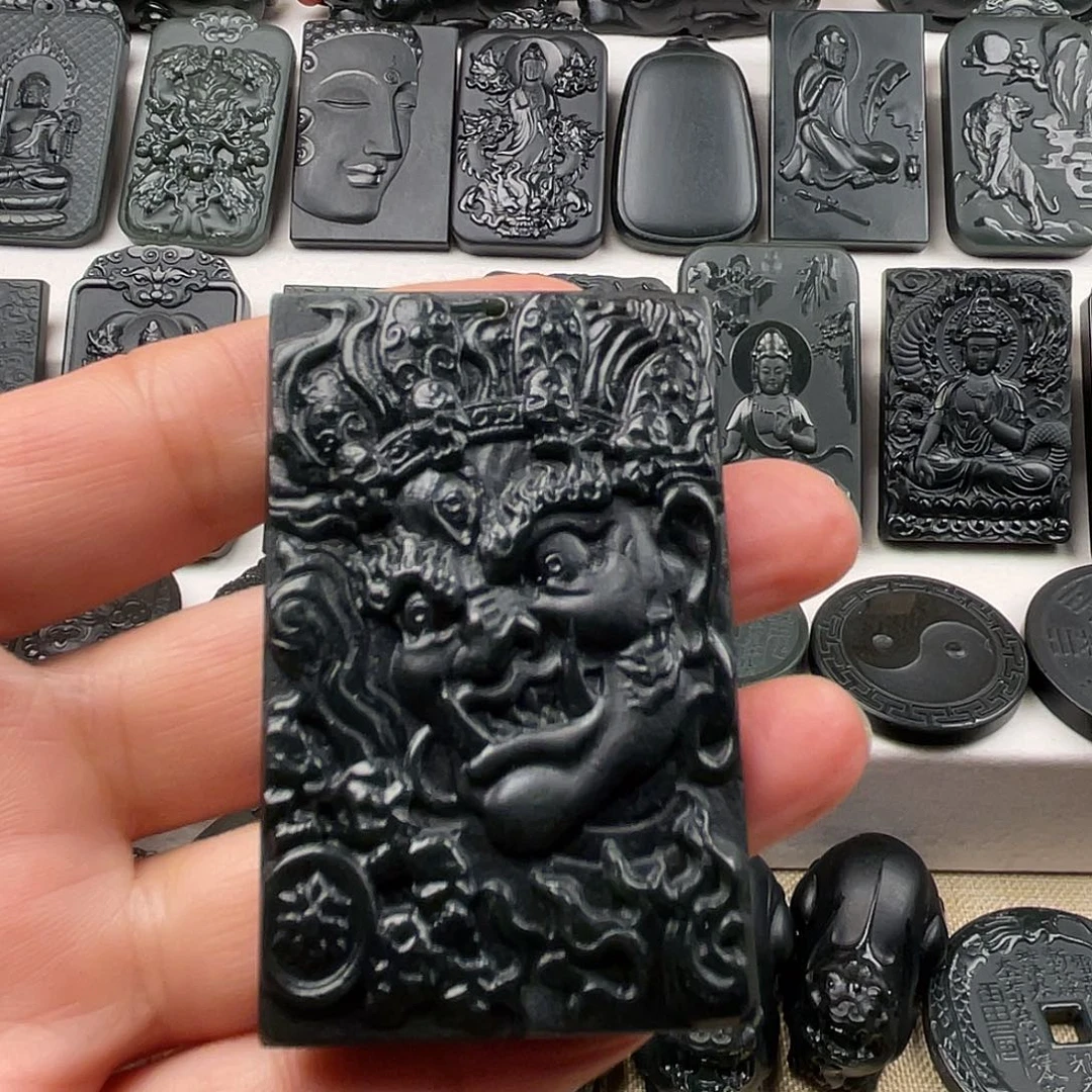 开***马和田玉未镶嵌颈饰