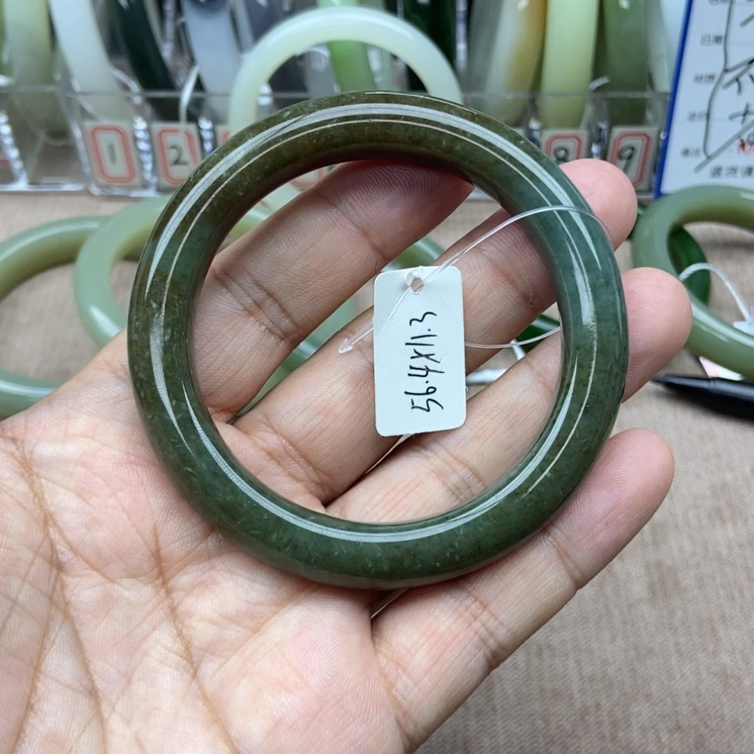 和田玉手镯未镶嵌无*人