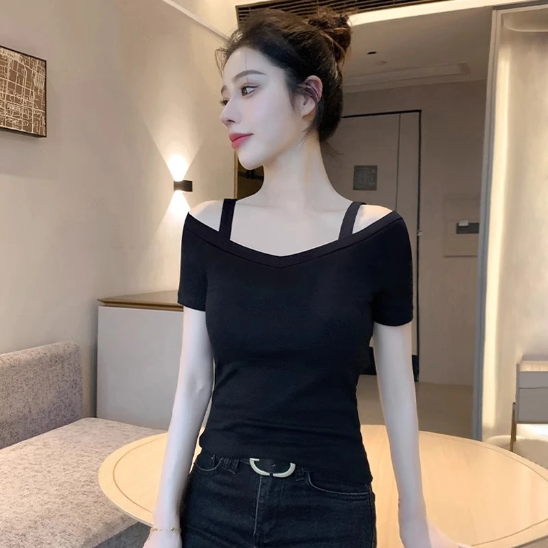 黑色短袖t恤女v领挂脖露肩2025年夏季新款修身显瘦设计感小众上衣