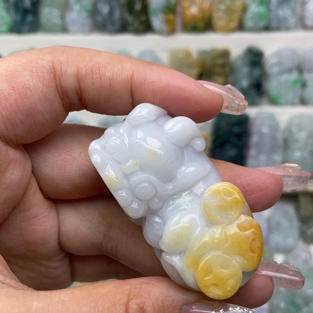 翡翠未镶嵌吊坠(赠链)