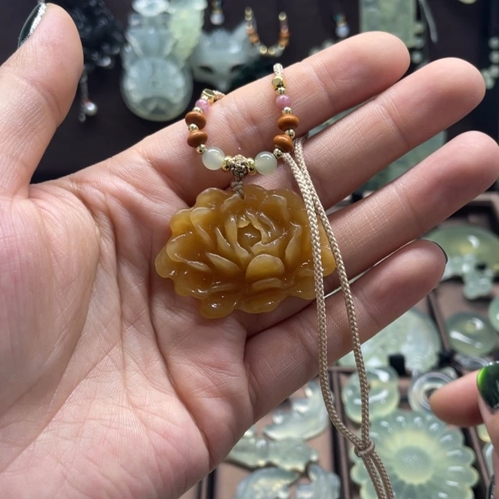 蛇纹石玉未镶嵌吊坠(赠链)