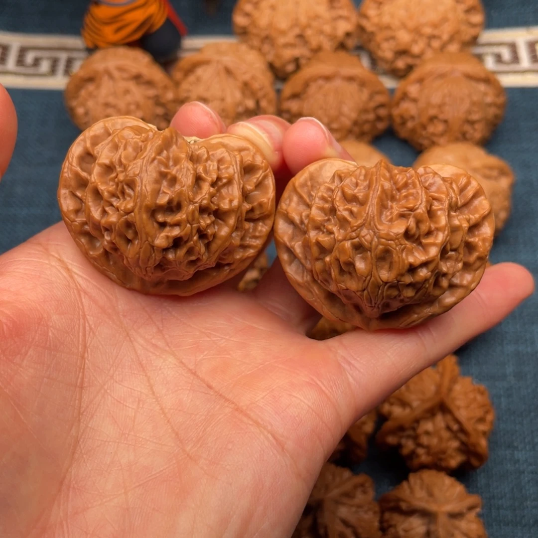 把件文玩核桃44全品毕业桃心宫灯