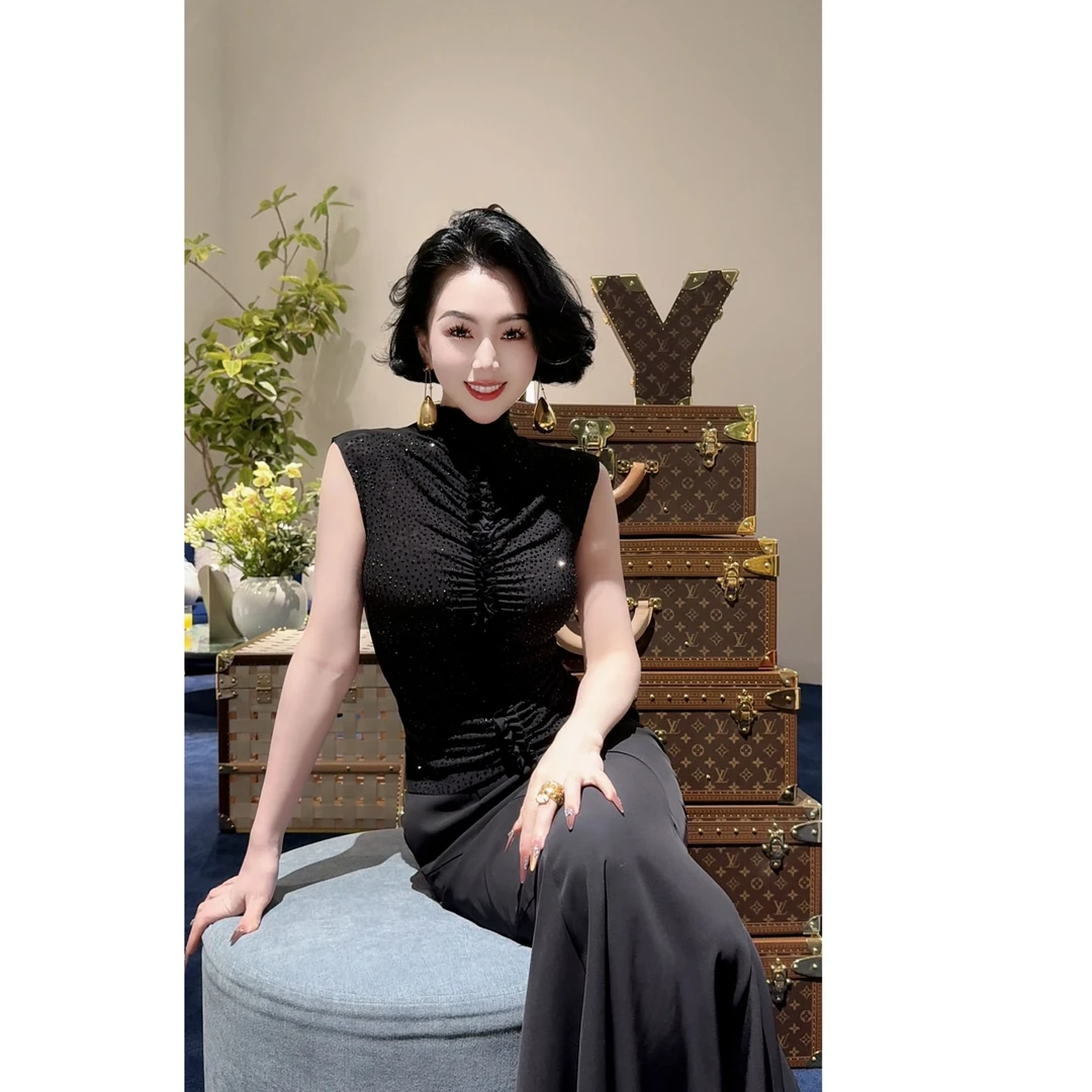 LYXJ【瓦伦蒂碎钻】镶钻上衣2025夏季新款收腰修身显瘦碎钻上衣