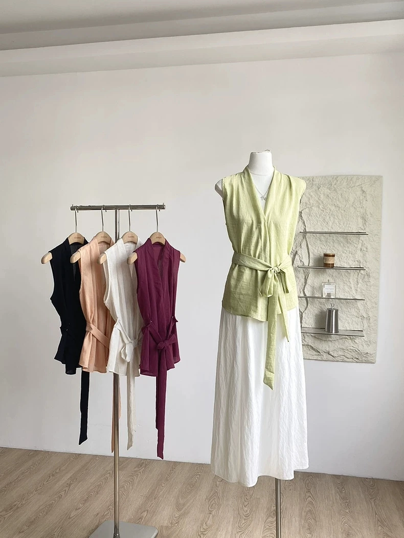 纯欲法式气质无袖绑带衬衫式修身显瘦女夏季外穿背心碎花高腰时尚