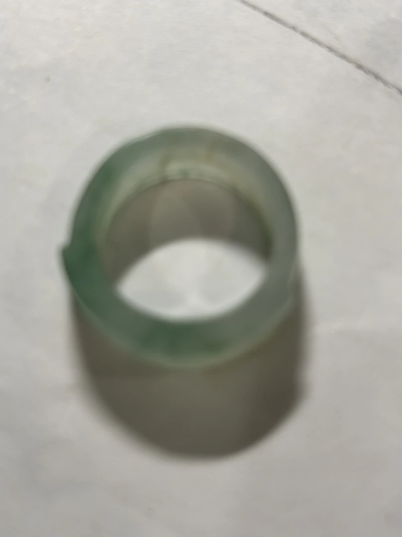 翡翠戒指圈一枚．．．