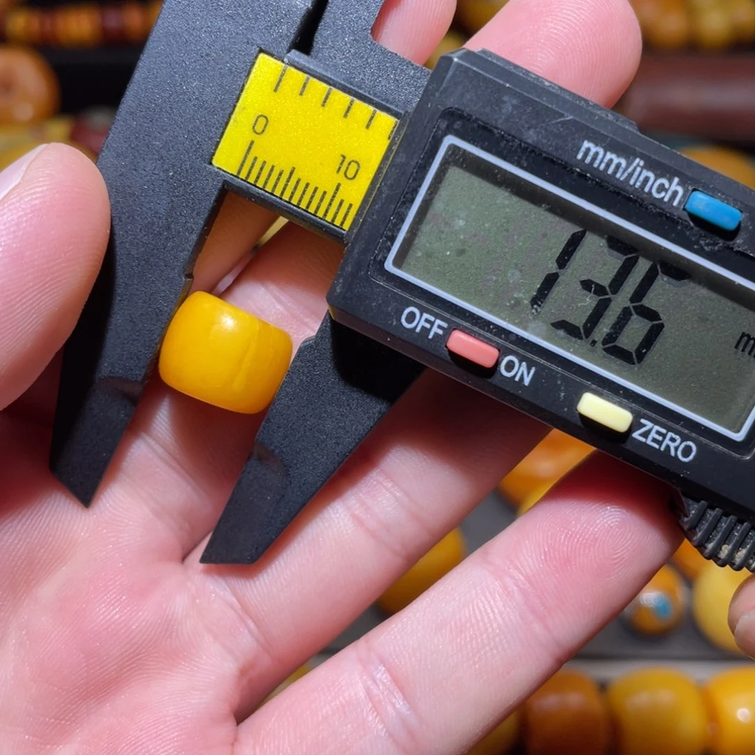 琥珀未镶嵌裸石马蹄