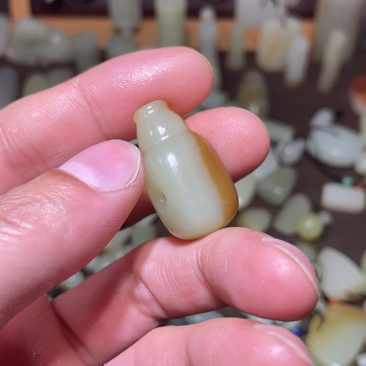 贪***当和田玉未镶嵌吊坠(不含链)