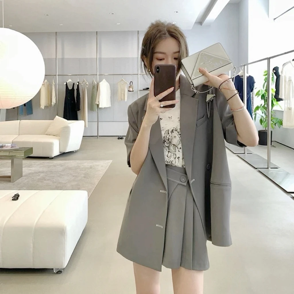 洋气减龄炸街时尚西装套装女2025夏季新款设计感阔腿短裤两件套潮