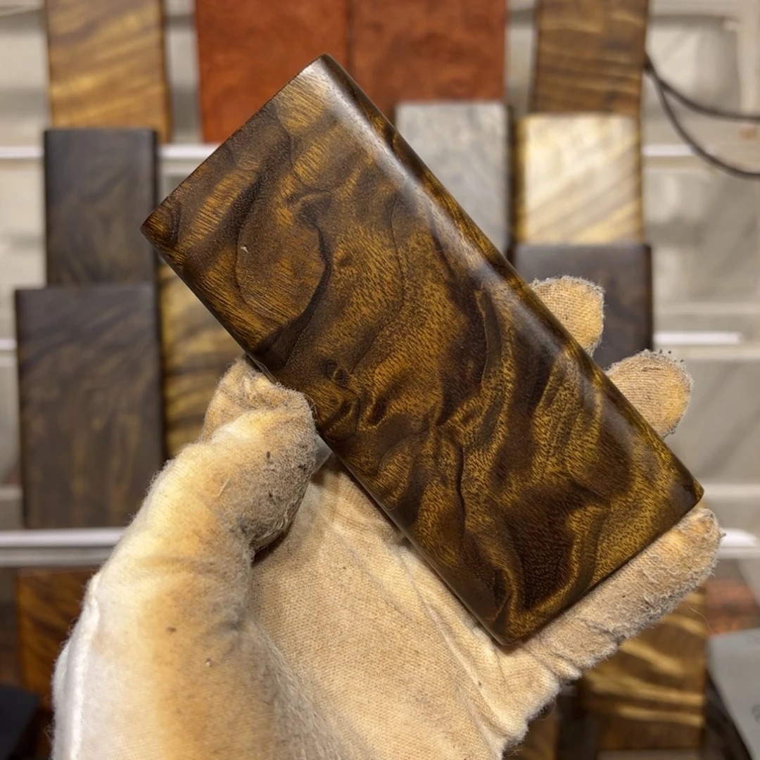 至***玉金丝楠小叶桢楠无事牌