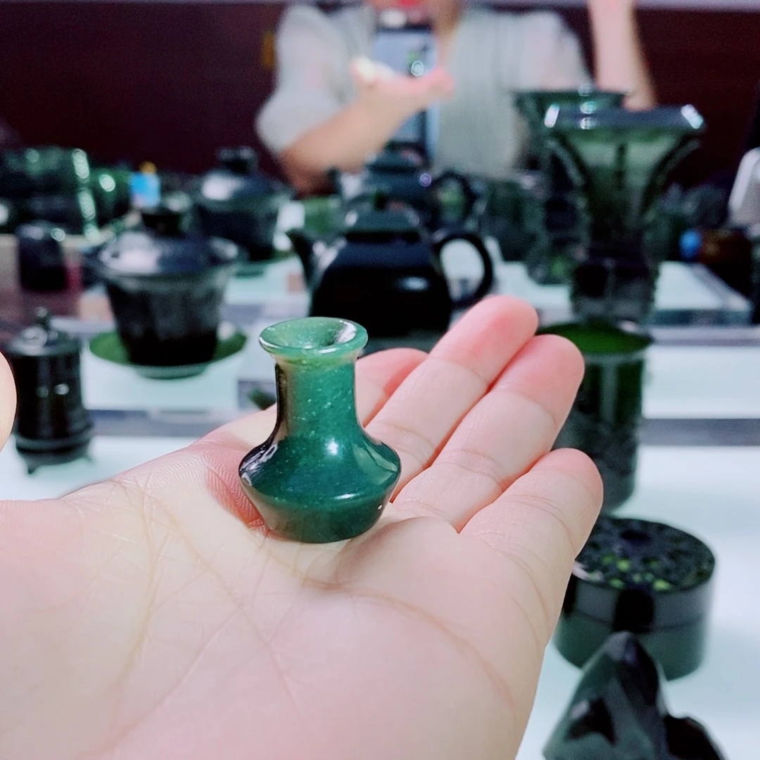 未镶嵌和田玉（青玉）摆件