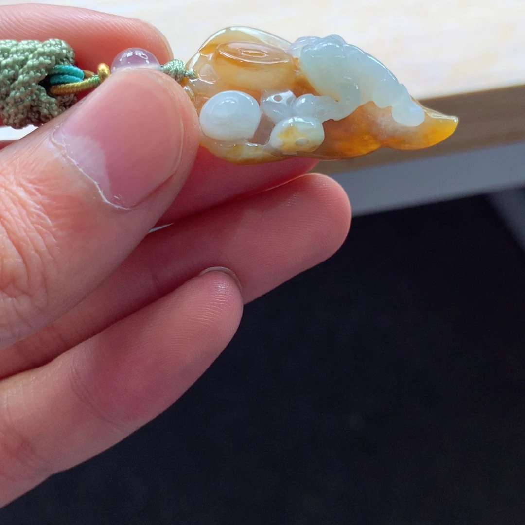 翡翠颈饰未镶嵌吊坠