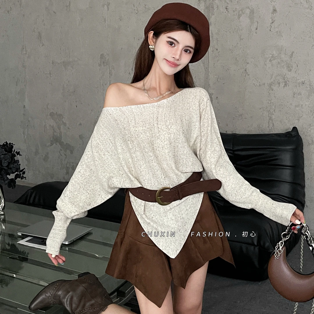 【苏苏】-自成焦点镂空慵懒小衫辣妹纯色慵懒斜肩针织衫(配腰带)