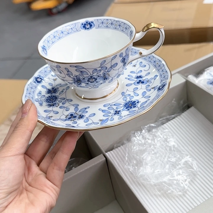 精品瓷器。
