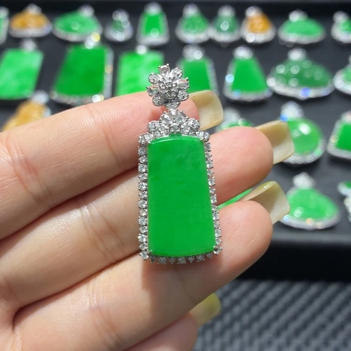 翡翠18K金镶嵌吊坠(不含链)83