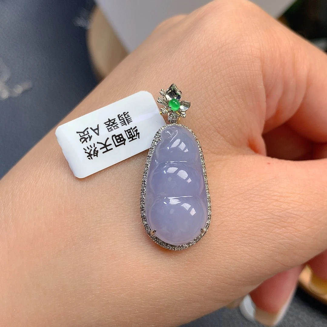 颈饰18K金镶嵌翡翠翡翠