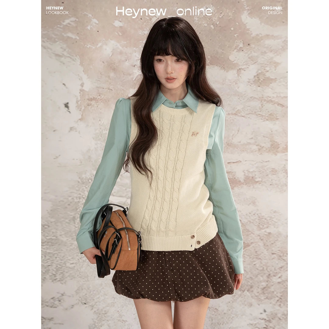 LOVEHEYNEW学院风圆领绞花针织马甲宽松休闲层次感外搭上衣5Q640