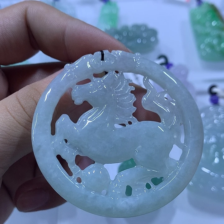 翡翠未镶嵌颈饰天然翡翠A货吊坠