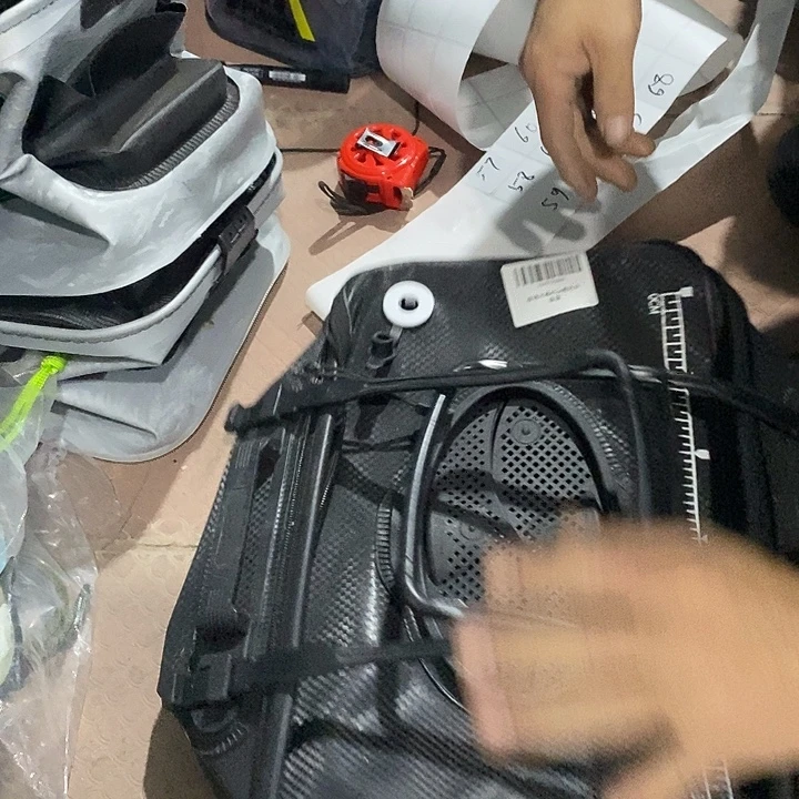 57号垂钓小配件一个瑕疵无背带有土