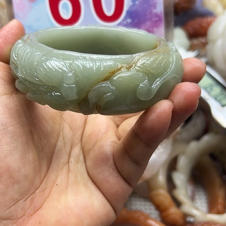 未镶嵌手镯石英岩玉