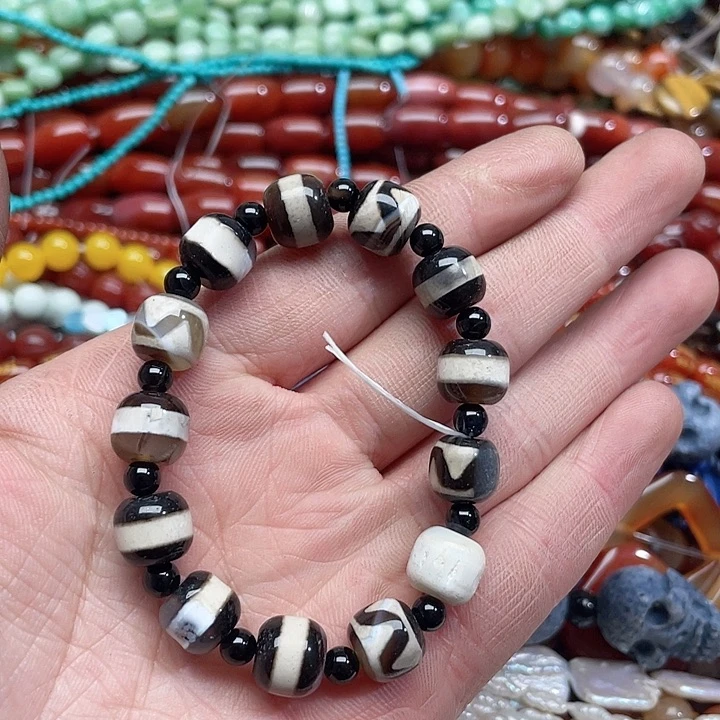 玛瑙/玉髓珠宝半成品未镶嵌一条10mm玛瑙手串